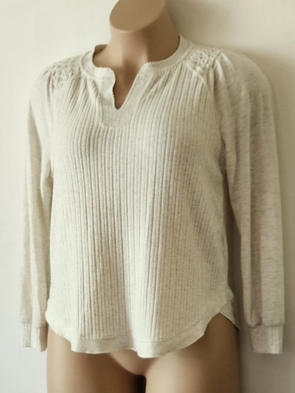 Democracy knit top sz PXL cream VGUC